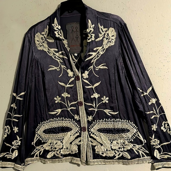 Johnny Was jacket with embroidery front and back 2 pockets to the front - Picture 2 of 8